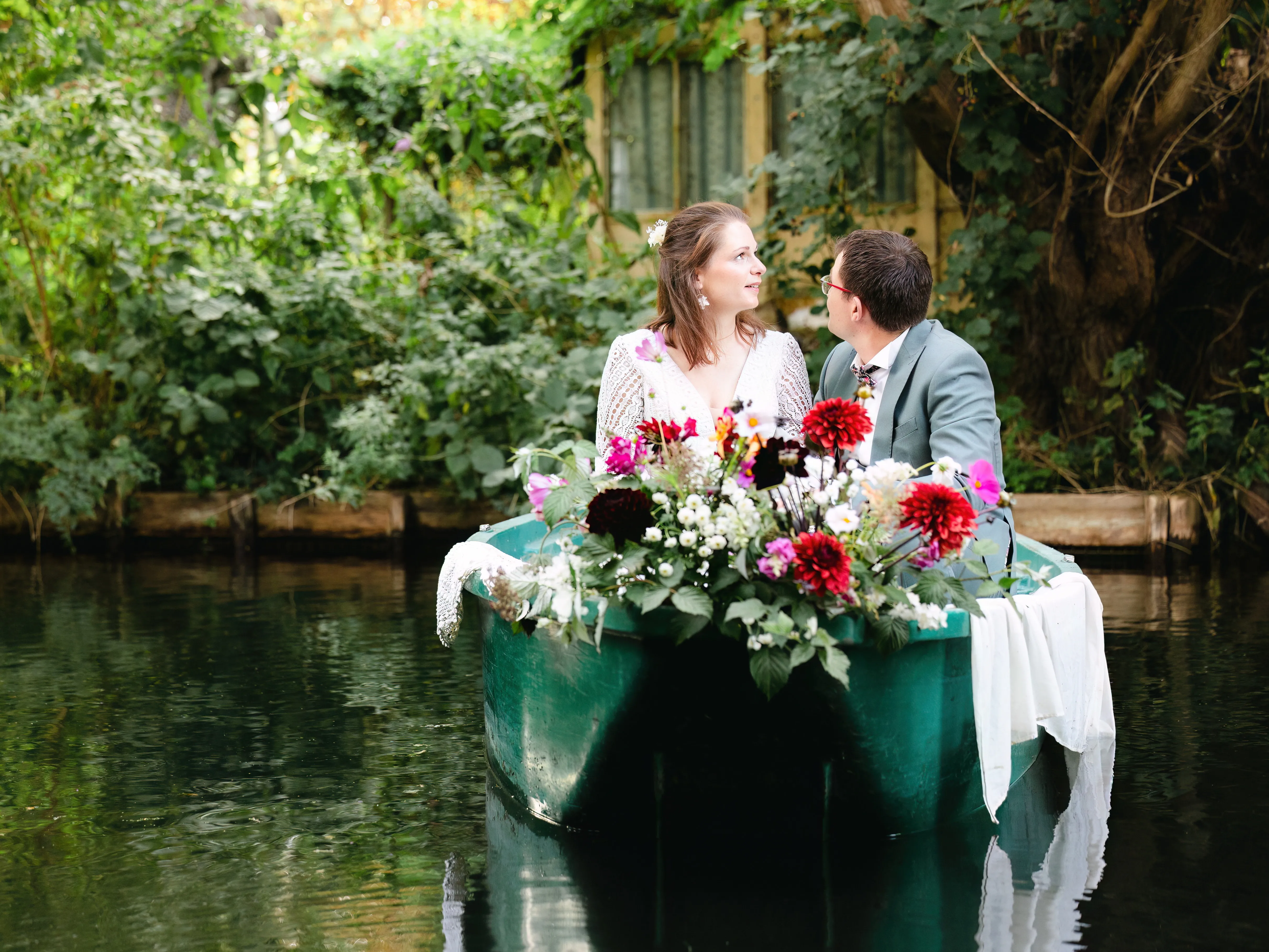ROMANCE AU FIL DE L'EAU
