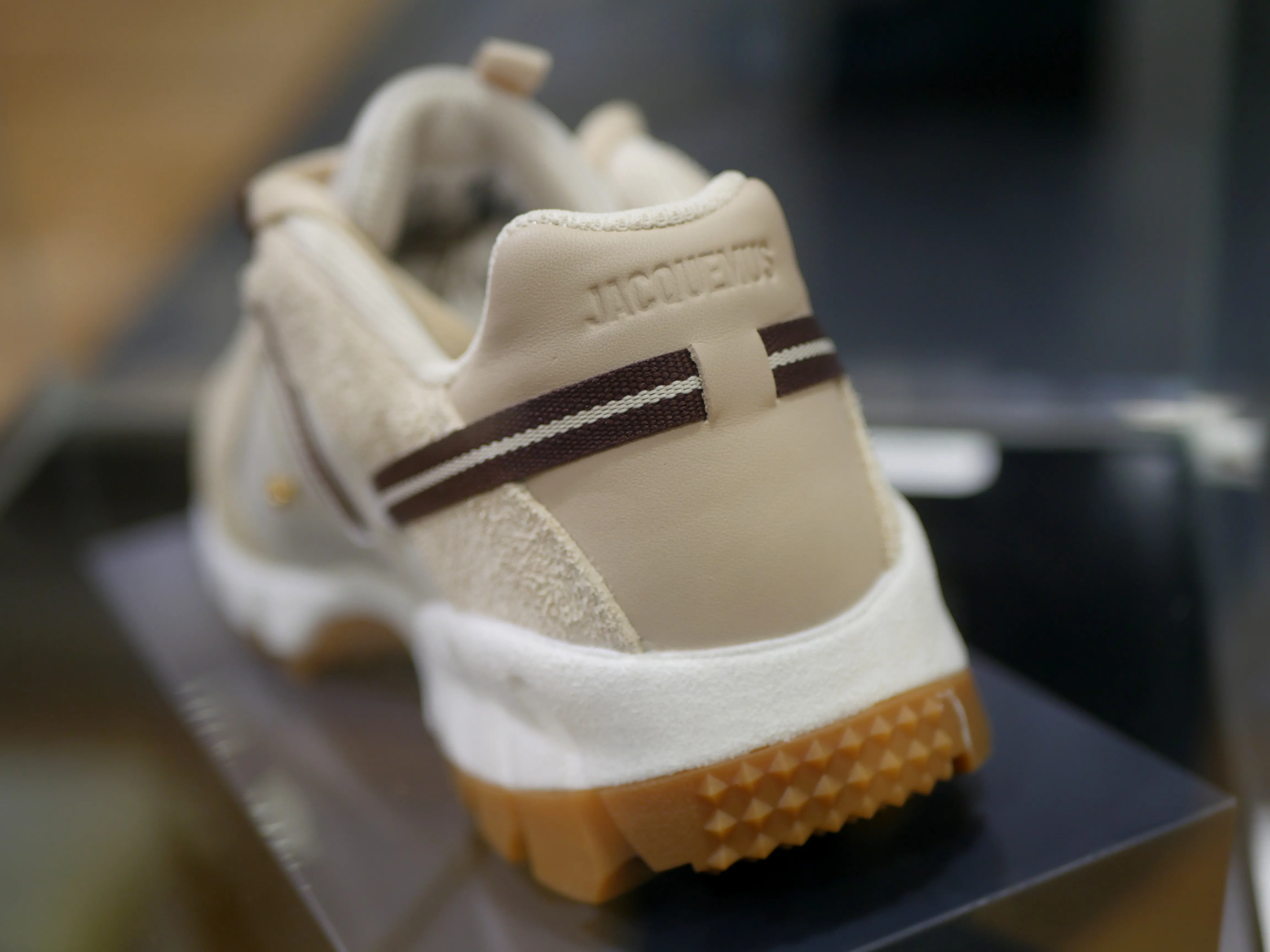 WE HAVE IT AUX GALERIES