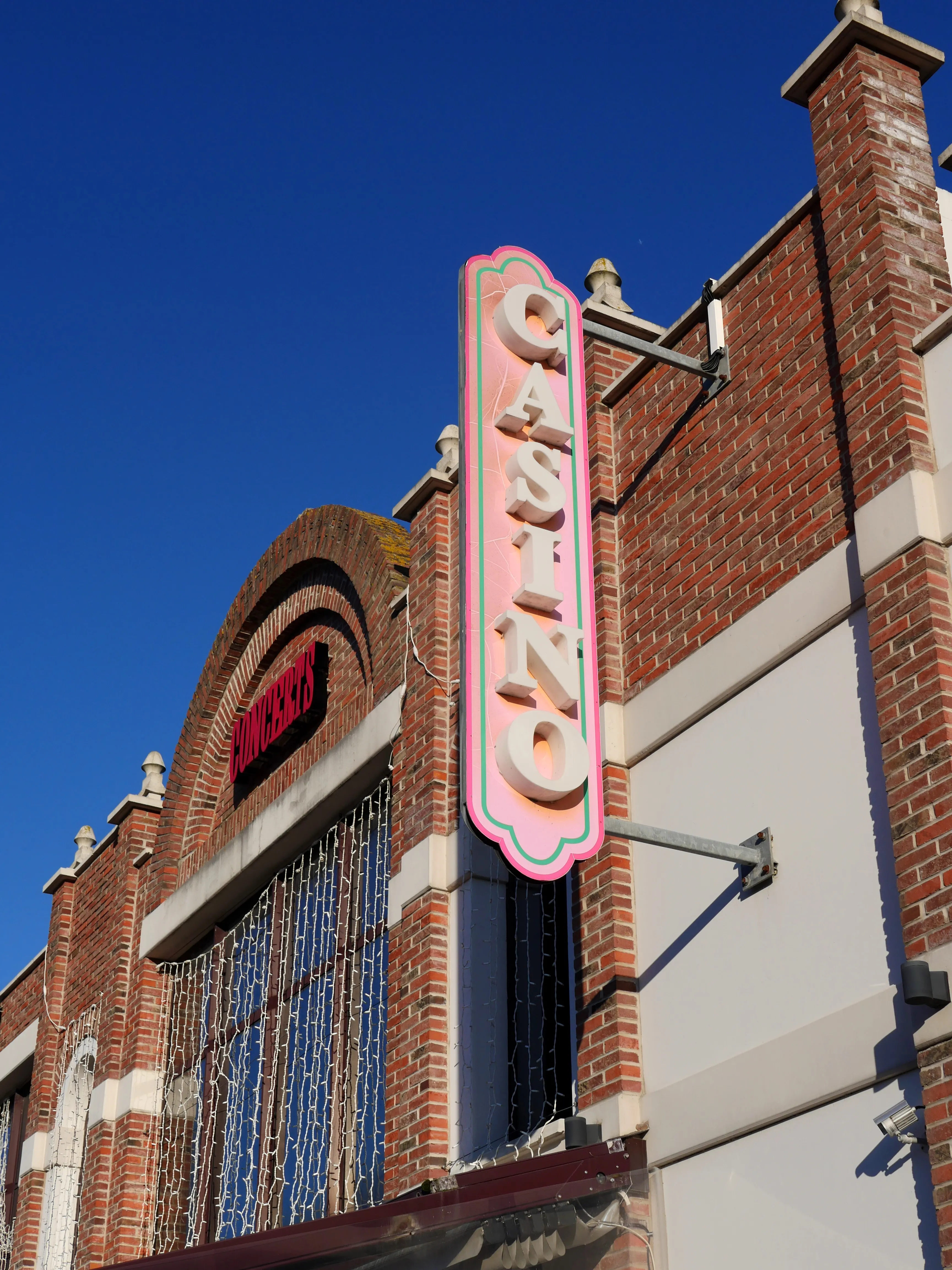 Machines à sous, Jeux de tables & Jackpots !